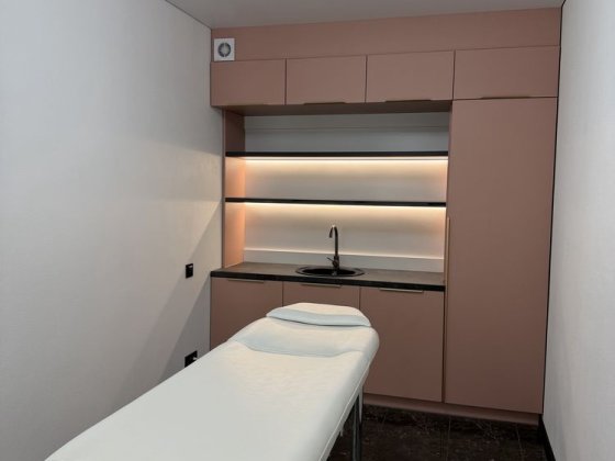 Кабінет в студії краси на день, 15 днів, місяць Кременчук