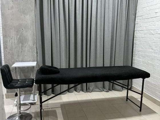 Здається  в оренду робоче місце в студіі краси центра міста . Луцьк