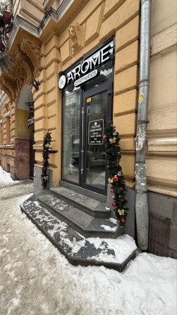 Оренда торгового приміщення в центрі по вулиці Грушевського - фото 1