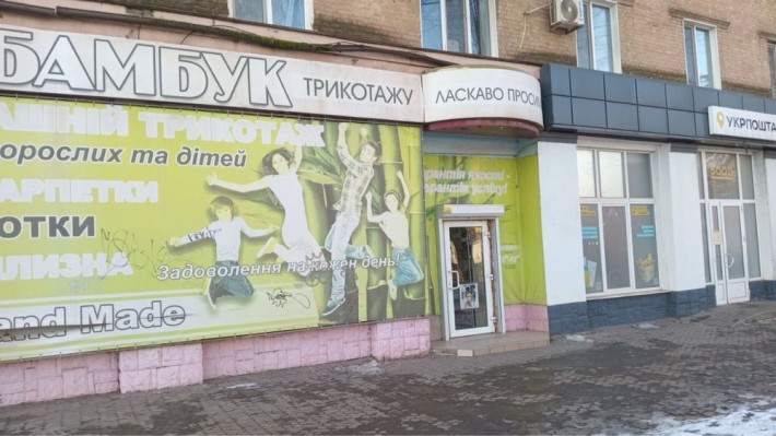 Оренда фасадного приміщення 81 м² на червоній лінії - фото 1