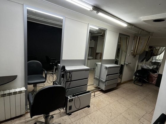 Оренда салону краси-перукарні в Луцьку/Повністю або по робочих місцях Луцьк