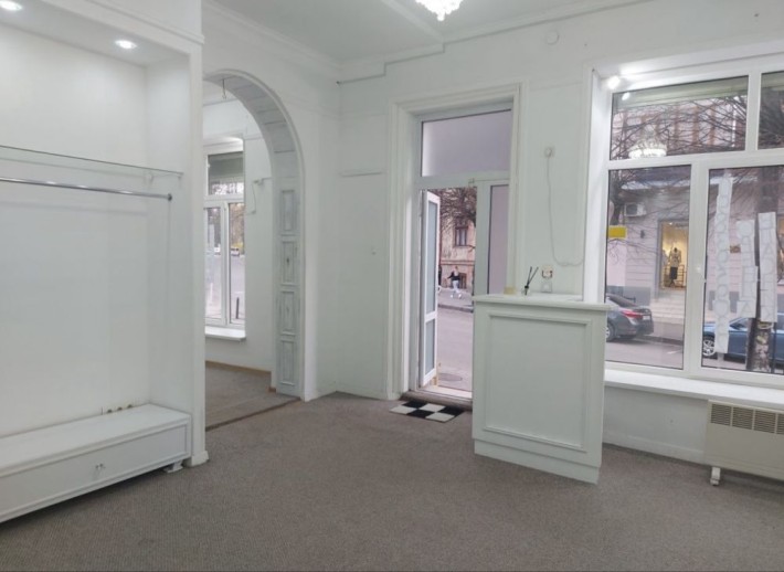 Оренда комерційного приміщення по вул. Бельведерська/ центр - фото 1