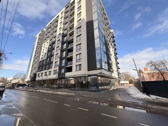 Оренда приміщення в Центрі з великими панорамними вікнами