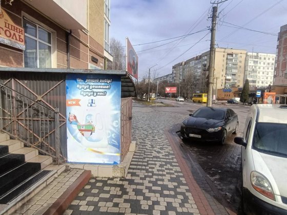 Здається приміщення прохідна частина !!! Ивано-Франковск