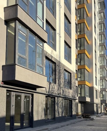 Оренда комерційних приміщень площею від 30-200м2  в ЖК Каскад -Ярко - фото 1