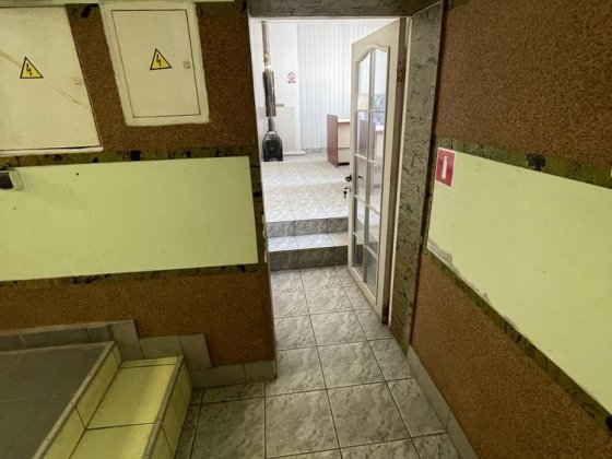 Оренда офіс з ремонтом, меблями і пічкою Івано-Франківськ