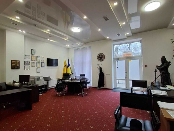 Оренда фасадного приміщення в самому центрі! 98м2 . Івано-Франківськ