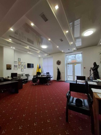 Оренда фасадного приміщення в самому центрі! 98м2 . - фото 1