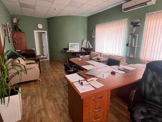 Оренда офісу в центрі міста. Є власна кухня. Ціна з комунальними. Полтава