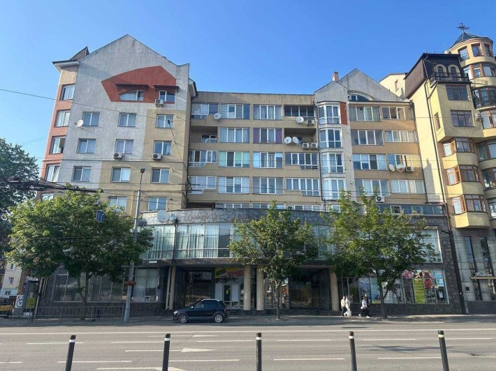 Оренда комерційного приміщення в самому серці Івано-Франківська - фото 1