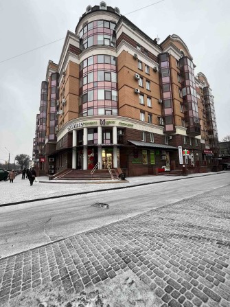 Центр. Новий будинок. Оренда приміщення з окремим входом. - фото 1