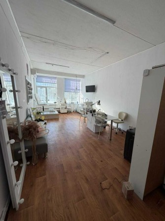 Оренда приміщення 30 м2 Небесної Сотні 13, 3 поверх - фото 1