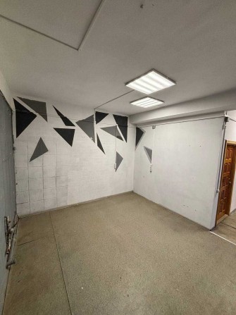 Оренда приміщення 29 м2 з водою Небесної Сотні 13, 3 поверх - фото 1