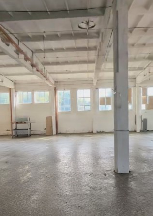 Оренда торгових площ в торгівельній будівлі від 500 до 1500 м2 - фото 1