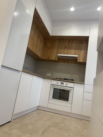 Сдам VIP 2-x комн квартиру 95-й кв. - фото 1