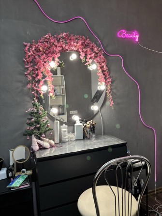 Робоче місце візажиста,  бровіста, лешмейкера (дзеркало і кушетка) - фото 1