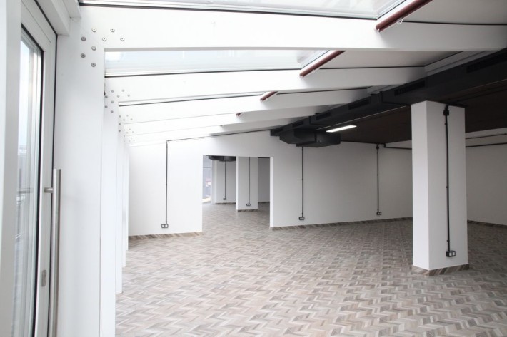 Комерціцне приміщення вільного призначення у центрі міста - фото 1