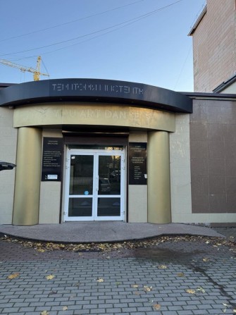 Просторе приміщення з окремим входом на Замковій - фото 1