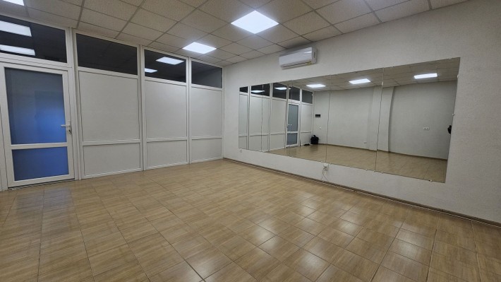 Зал в суборенду 40кв.м - фото 1