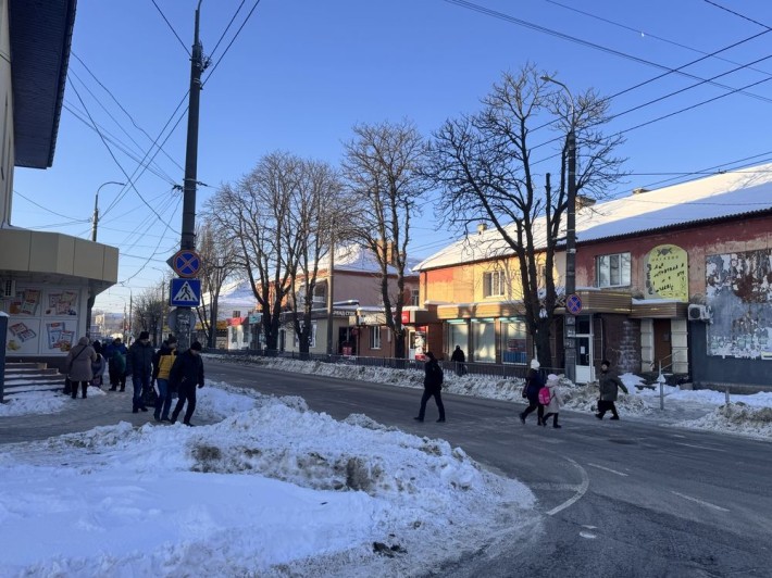 Оренда 35 кв м біля базара вул. Сагайдачного - фото 1