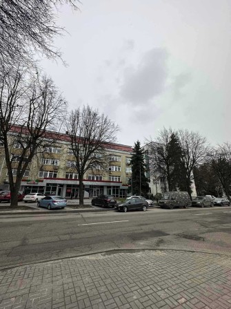 ЦЕНТР 30м2 Здам ОФІС з Панорамою без плати КП за Хорошою Ціною - фото 1