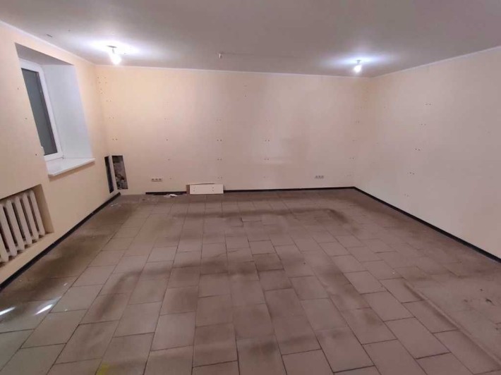 Окремий вхід, р-н Зигіна, ТРЦ Київ - фото 1