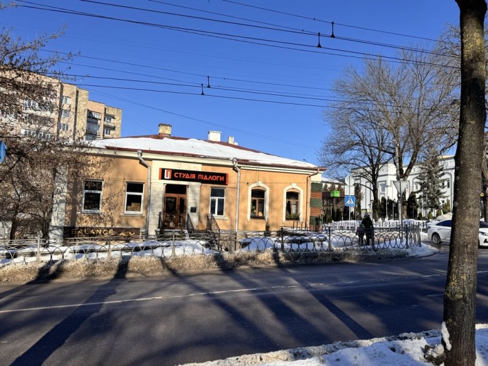 Оренда в центрі Рівного на вул. Соборній - фото 1