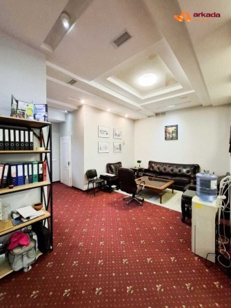 Здам в оренду фасадне приміщення в самому центрі міста 98м2 - фото 1