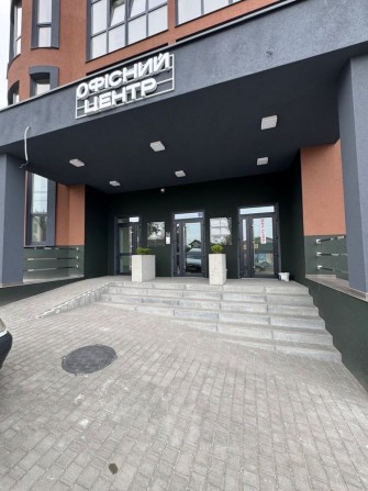 Вільна оренда різних за площею комерційних приміщень в офісному центрі - фото 1