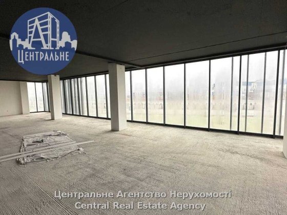 Здається в оренду просторе приміщення поблизу траси, с. Бояни Чернівці