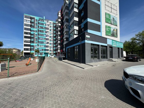 Оренда приміщення(фасад)у новобудові С.Бандери. 1 Пов.260м²,300 підвал Рівне