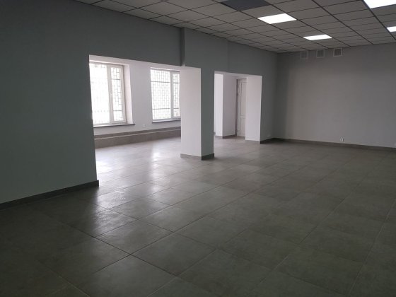 Н.Сотні 200кв.м Здам в ОРЕНДУ комерцію Ровно