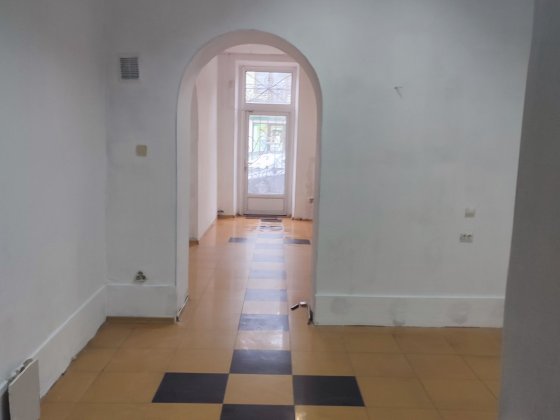 Оренда,ужгород,під комерцію,два приміщення,впритул до обласної лікарні Ужгород