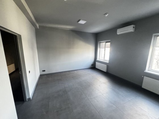 Офіси в оренду гарна  локація Чернівці