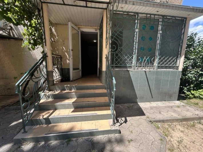 Приміщення в ОРЕНДУ вул Грушевського, 41 кв.м.гарна локація - фото 1