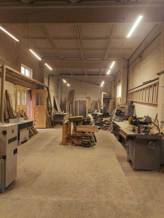 Оренда виробничого приміщення на вул. В. Лесина (район Гостинний двір) - фото 1