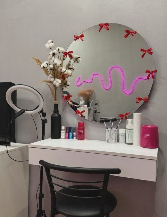 Робоче місце біля ТЦ «Майдан» для мастра бровіста/візажиста - фото 1