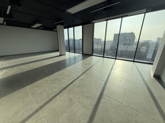 Здається офісне приміщення з панорамним виглядом БЦ SKYLINER Рівне