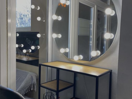 Здаються робочі місця для майстрів манікюру/ бровистів Чернівці