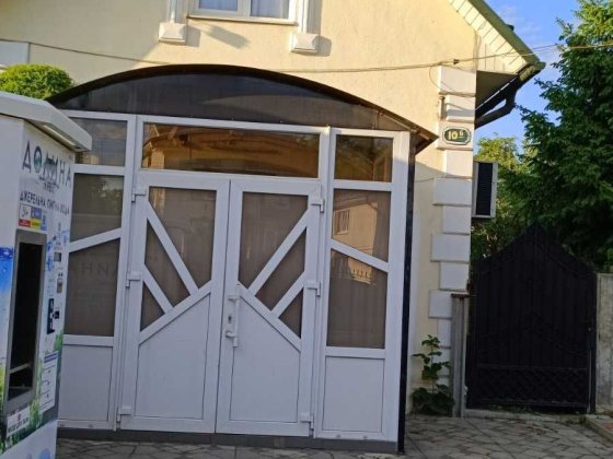 Довгострокова оренда  нежитлового приміщення вул. Безручко (Кошового) Чернівці