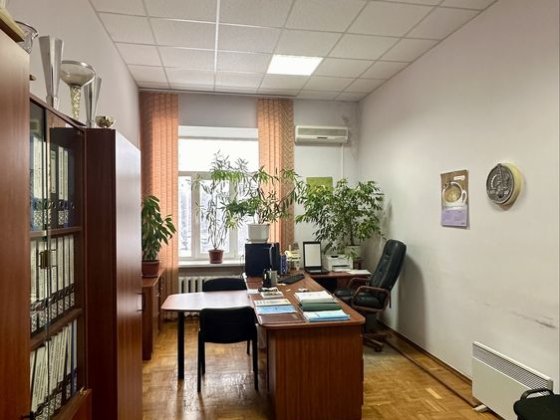 Оренда офісів! Центр! Площа! 200-220 грн/м2! Чернігів