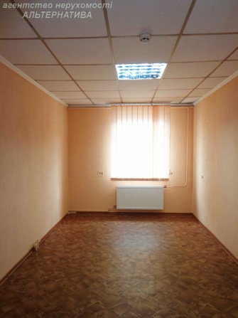 Офіс 13.6 м2 Митниця, р-н Дніпро Плаза. Доступ 24/7 Охорона, 2 поверх. - фото 1