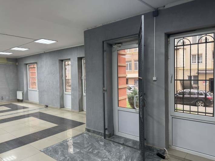 СМ Магазин, офіс, 104м2. оренду на Проспекті, на дві сторони  ЖК Сокіл - фото 1