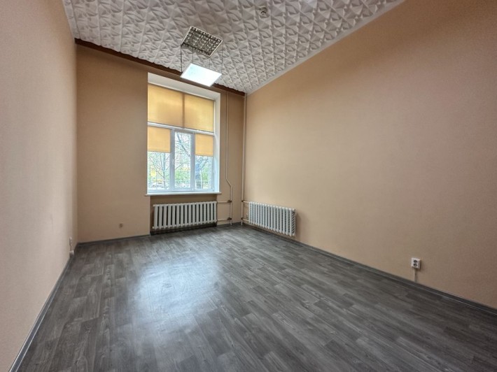 Приміщення 115м на 5 кабінетів вул. 1 Травня/вул.Белова,р-н Голлівуд - фото 1