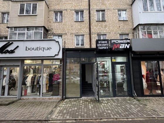 Оренла фасадного комерційного приміщення СТАСЮКА Сама прохідна вулиця Чернівці