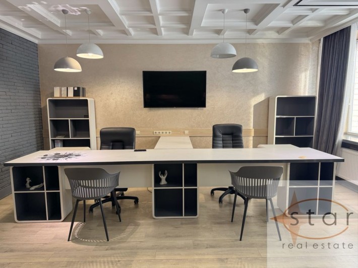 Здам стильний офіс 34 м2 з ремонтом і меблями - фото 1