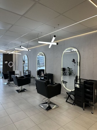 Оренда робочого місця для майстрів колористів та перукарів - фото 1