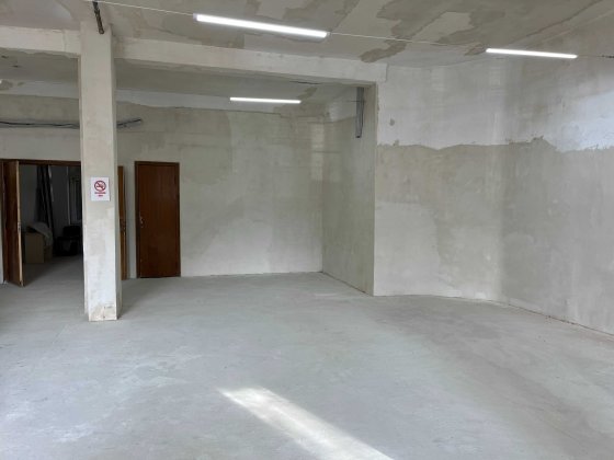 Оренда складів на Коломийській з рампою, є з холодильником Чернівці