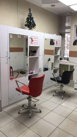 Парикмахерская 18м2, санузел 7000 грн - фото 1