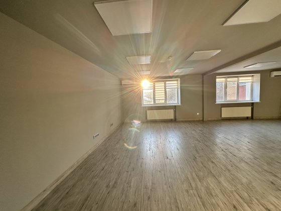 Офісне приміщення з окремими кабінетами  в центрі міста Чернігів